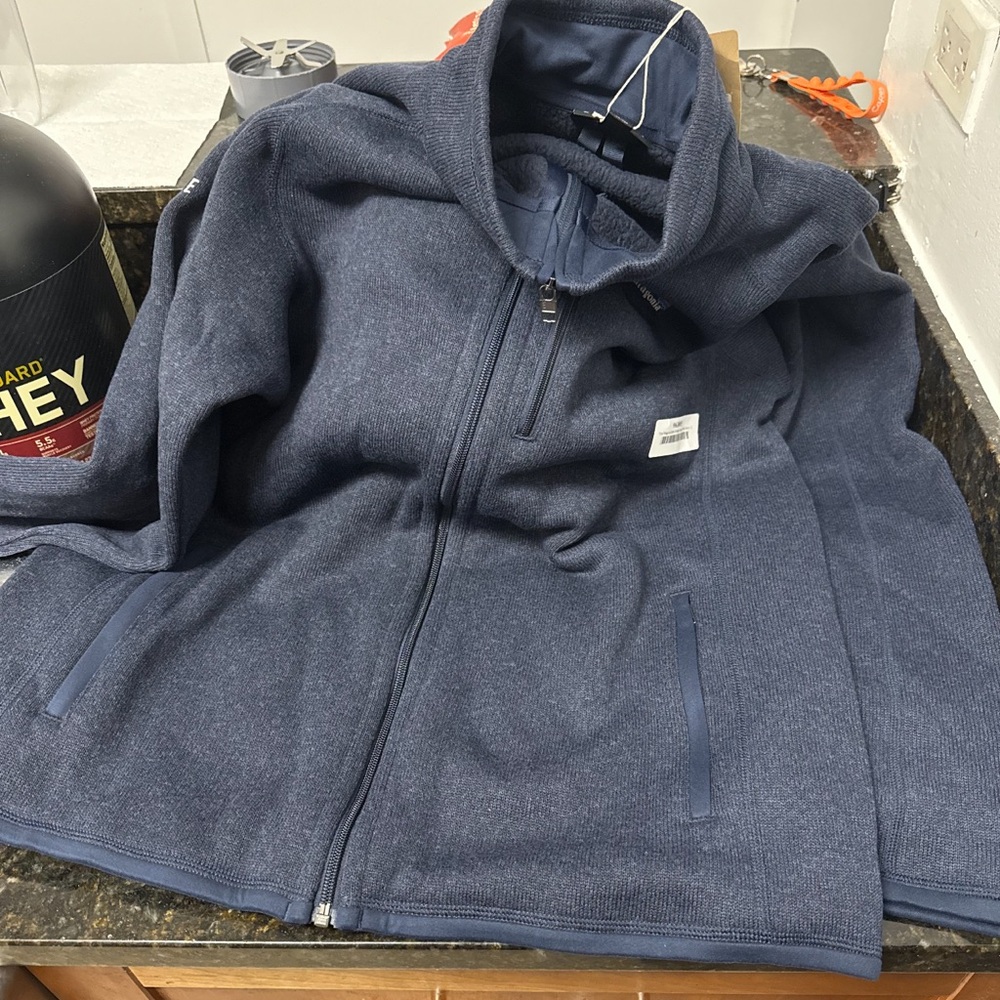 Jacket neverr wear it brand new